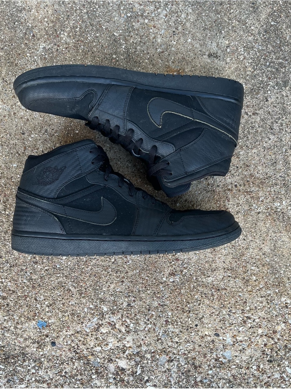 Nike Air Jordan 1 Mid Triple Black shoes black leather /textileMens Size